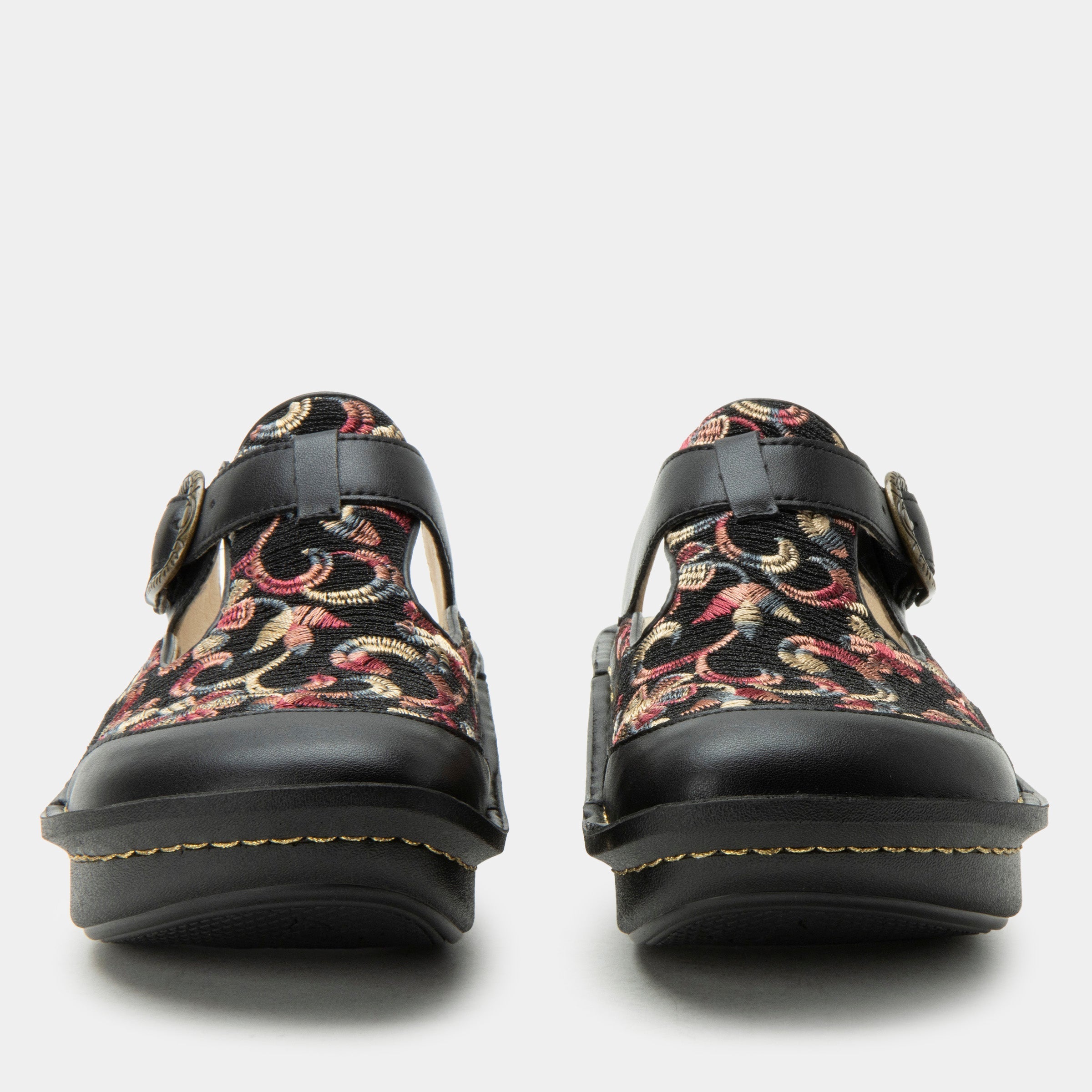 Classic Handicraft Shoe - Image 6