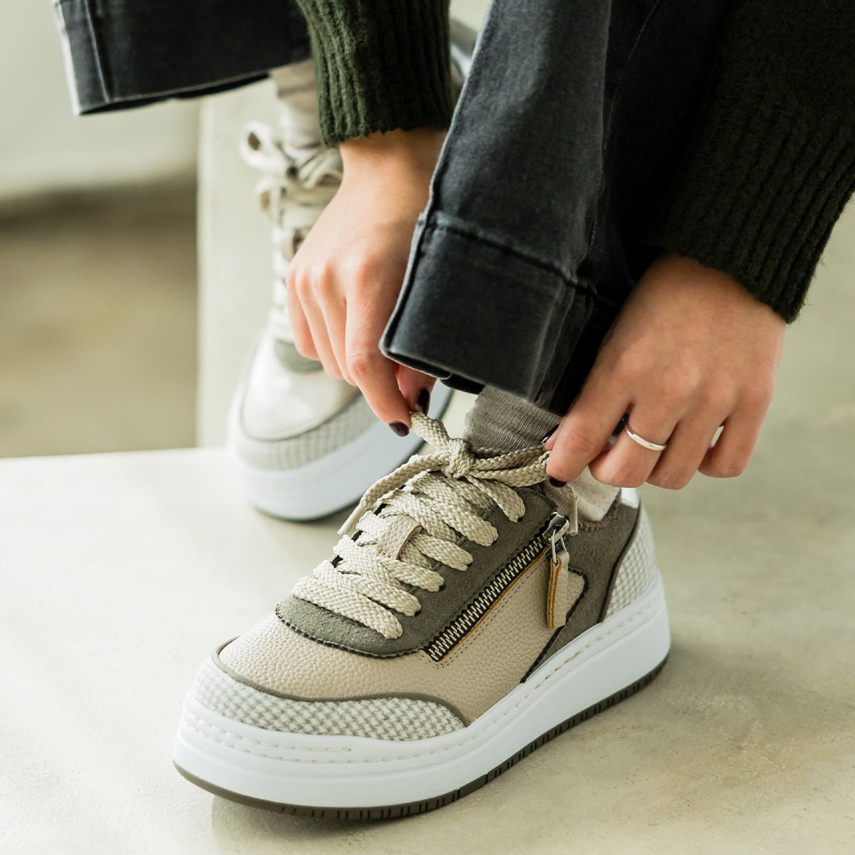 Averie Houndstooth Grey Shoe - Image 2