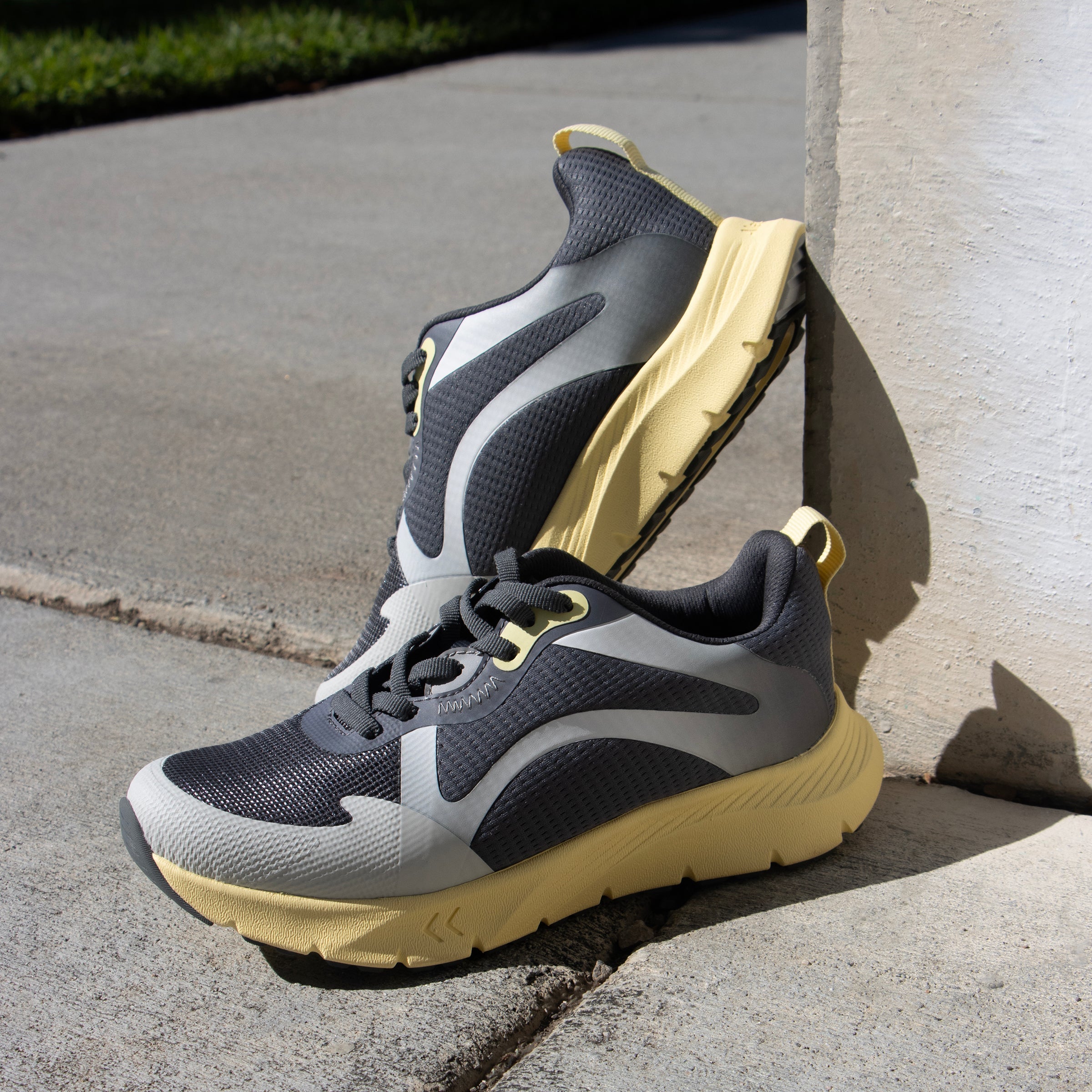 Exhault Halo Yellow Shoe - Image 2