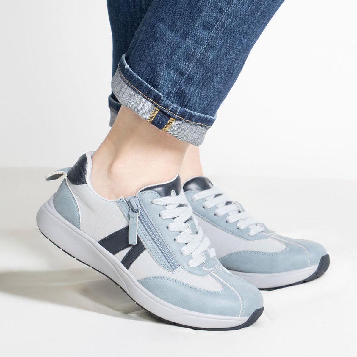 Eazeer Retro Blue Shoe - Image 2