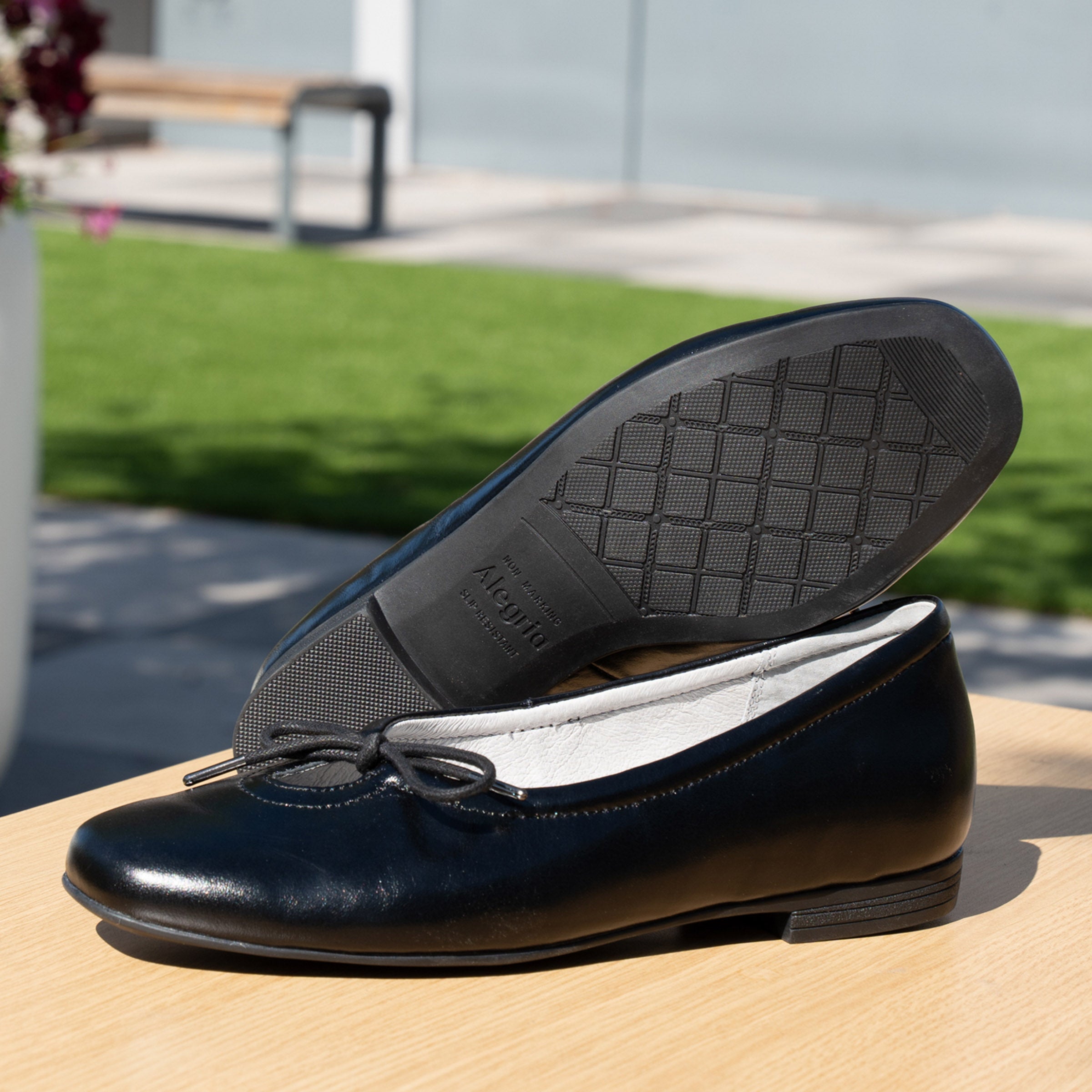 Leilah Black Gloss Shoe - Image 2