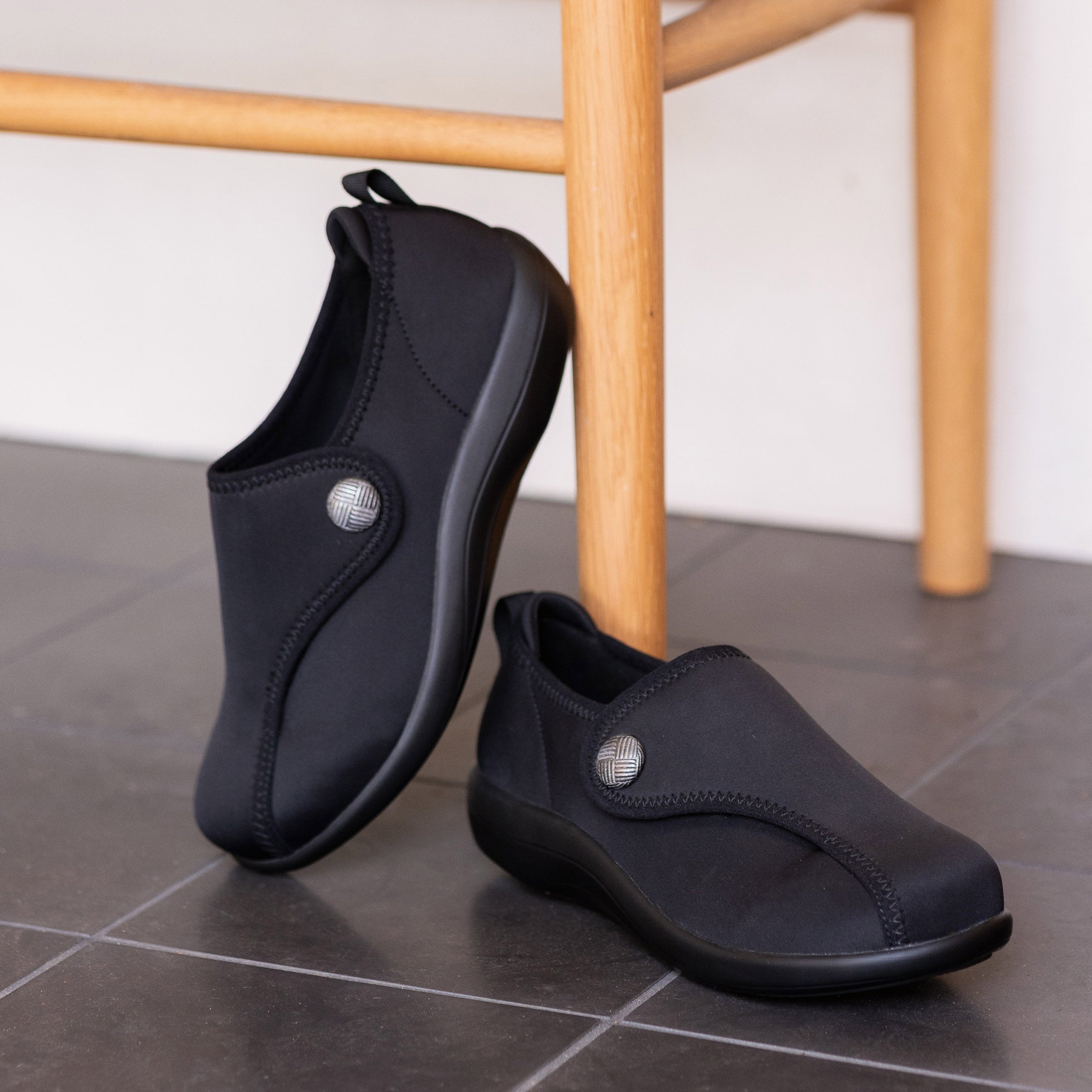Marilynn Black Shoe - Image 2