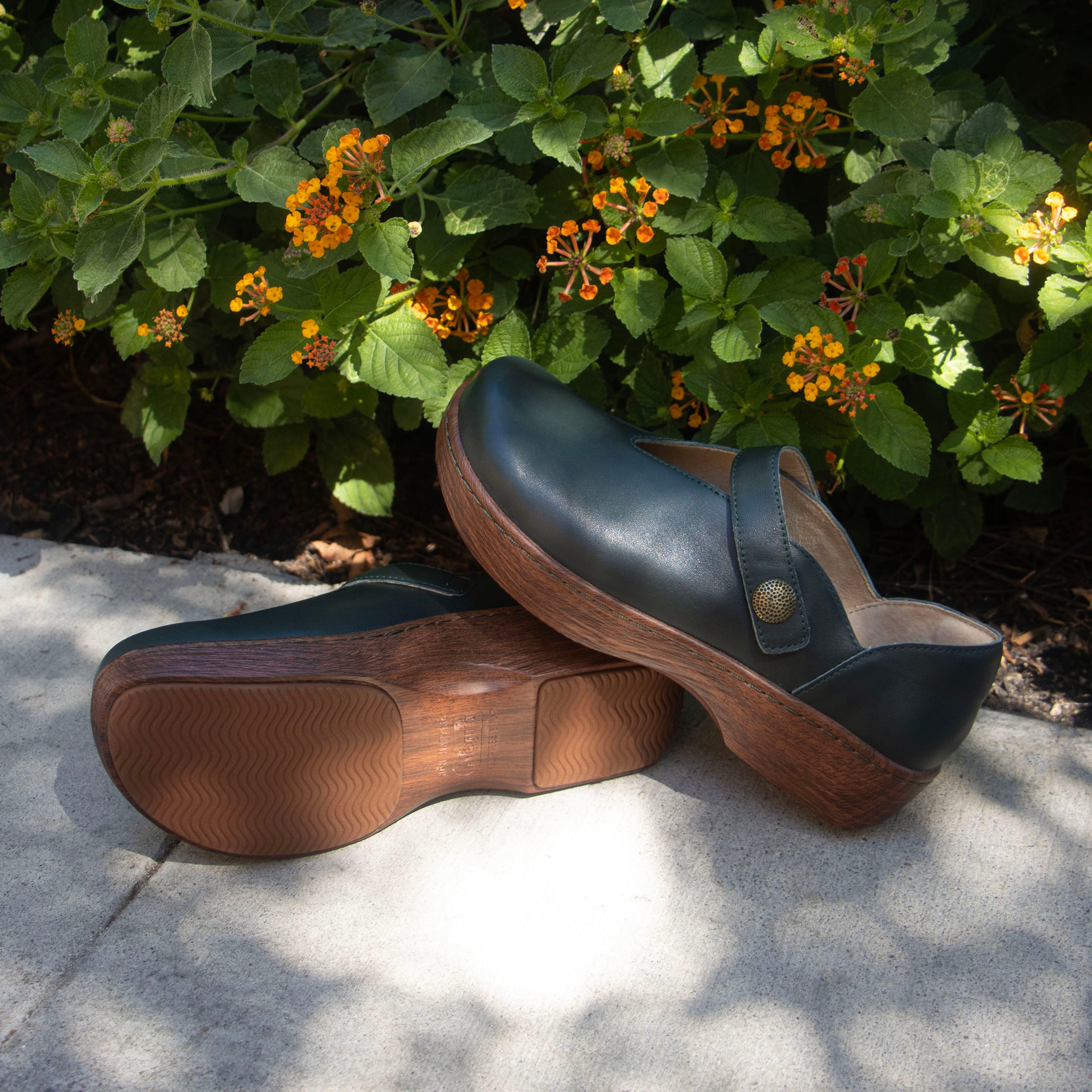 Opheliah Tree Hugs Shoe - Image 2