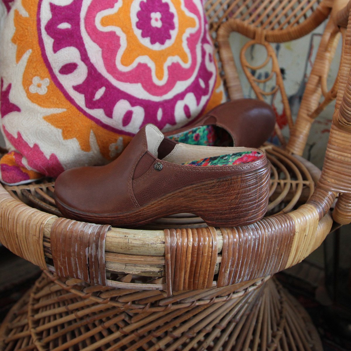 Sereniti Aged Cognac Shoe - Image 2